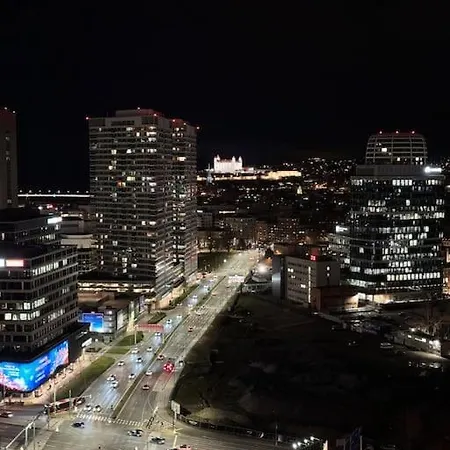 Daire Klingerka Apartment, 25th Floor, With Free Parking *