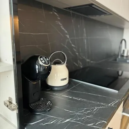 Klingerka Apartment, 25th Floor, With Free Parking 아파트